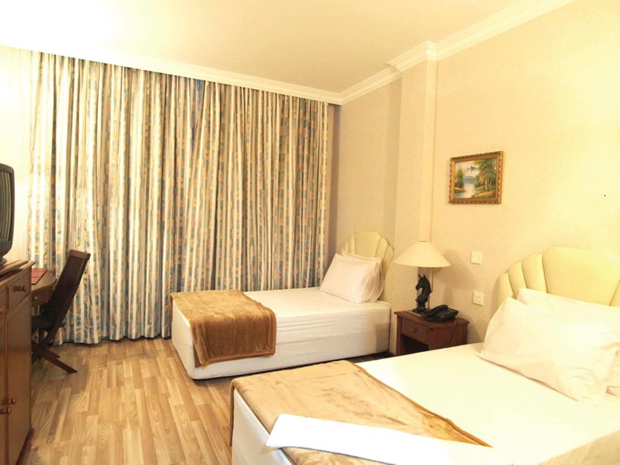 Jeruton Hotel Kampong Jerudong Exterior foto